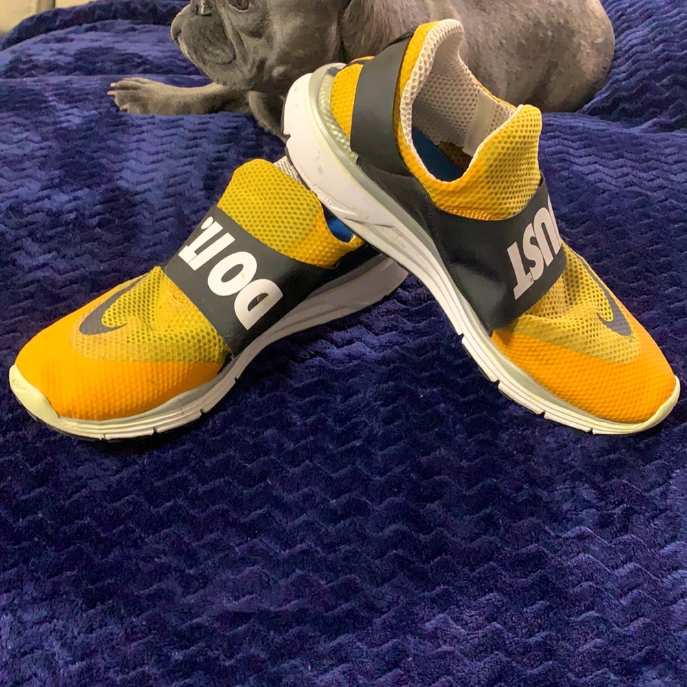 Nike tennis shoes